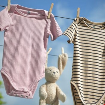 Zo veel kleding heb je nodig voor je pasgeboren baby